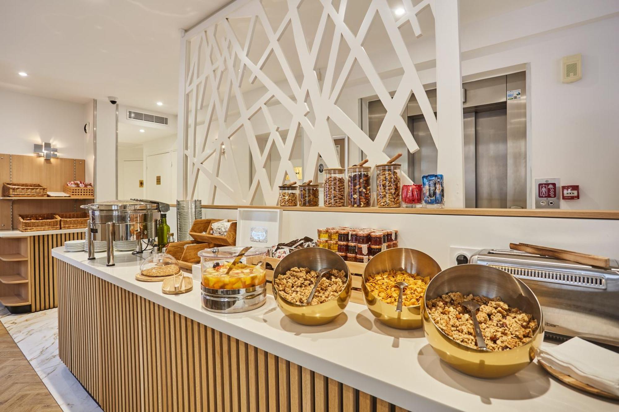 Hotel Gabriel Issy Paris Екстериор снимка